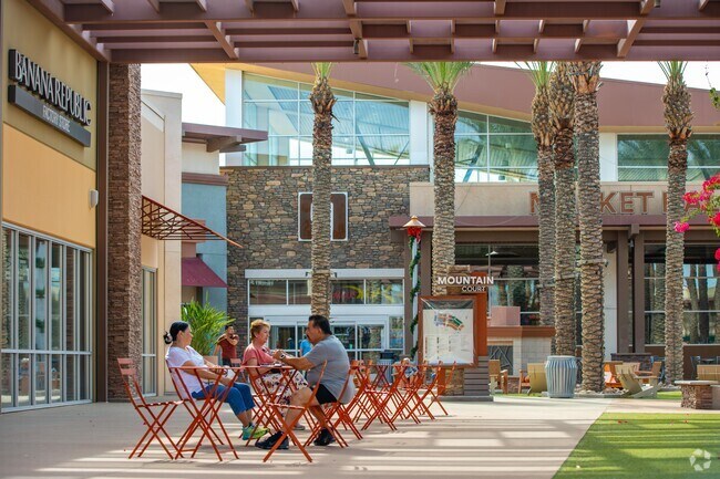 Tucson Premium Outlets serving the Tucson suburb of Countryside, Arizona.