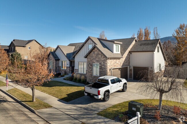 New Traditional home styles are common throughout Mountain Green.