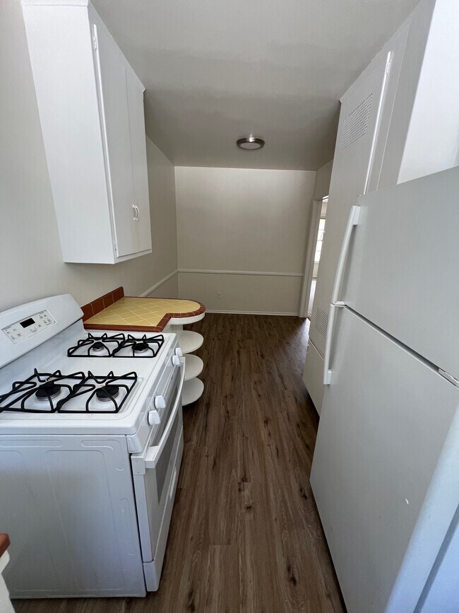 1109 S Shenandoah St unit 5, Los Angeles, CA 90035 - photo 4