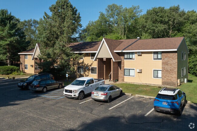 Rolling Pines Apartments, Richland, MI 49083 - photo 3