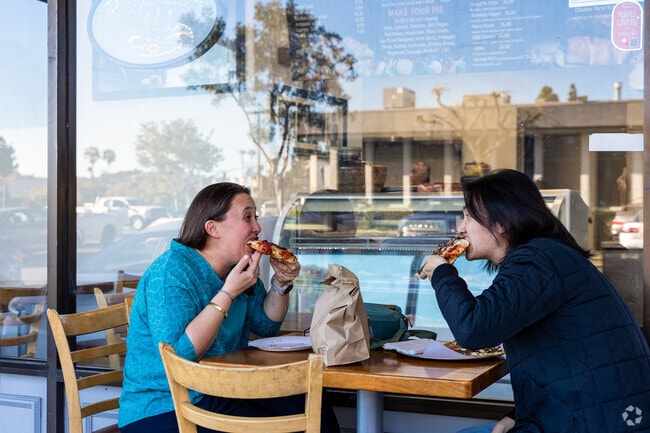 A Brooklyn Pizzeria has customers enjoying every bite in Grantville.