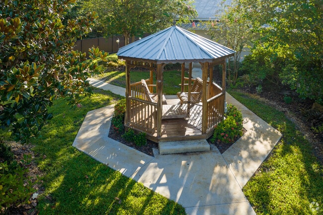 White City Liberty Baptist School Gazebo (note: no video of this as the gardener appeared and took a swat@the drone didn't feel safe reapproaching.