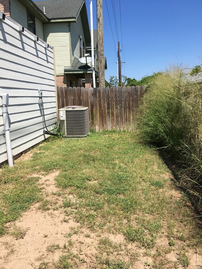 2809 Melanie Dr, Pharr, TX 78577 - photo 5