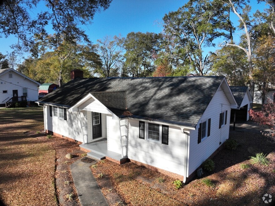 403 Oak Dr, Belton, SC 29627 - photo 2