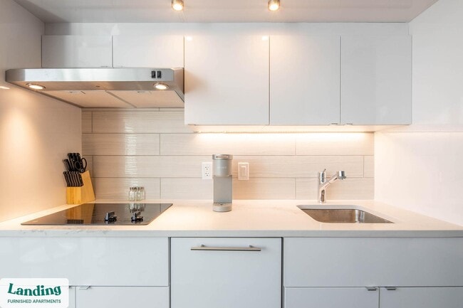 39 Railroad Ave unit 323, Haverhill, MA 01835 - photo 2