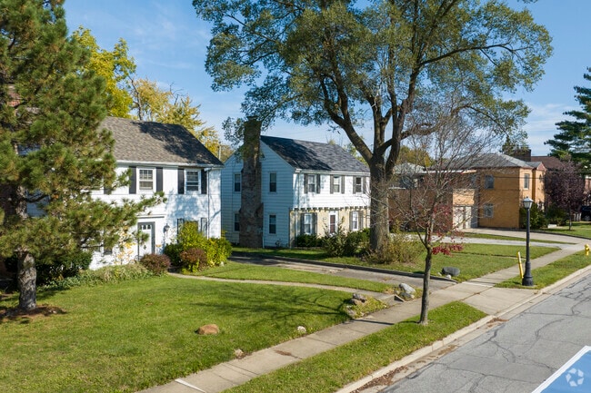 Sherwood to Pettit has a variety of home styles and sizes to choose from.