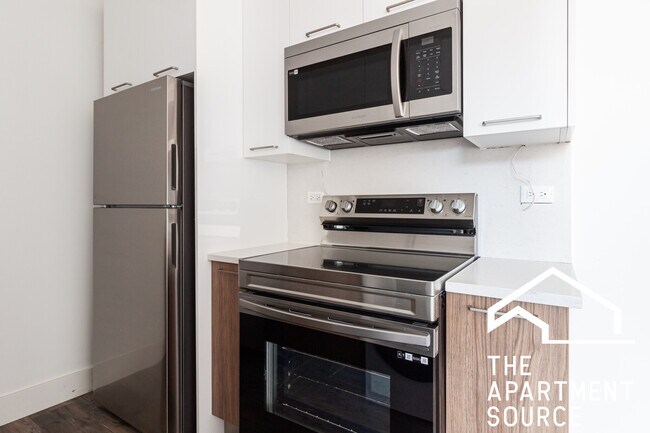 941 W Carmen Ave unit 606, Chicago, IL 60640 - photo 2