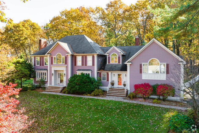 The Haggetts neighborhood is home to many well sized colonial homes.