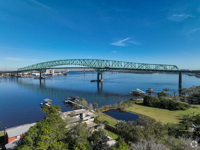 The Hart Bridge connects Saint Nicholas with other neighborhoods in Jacksonville, FL.