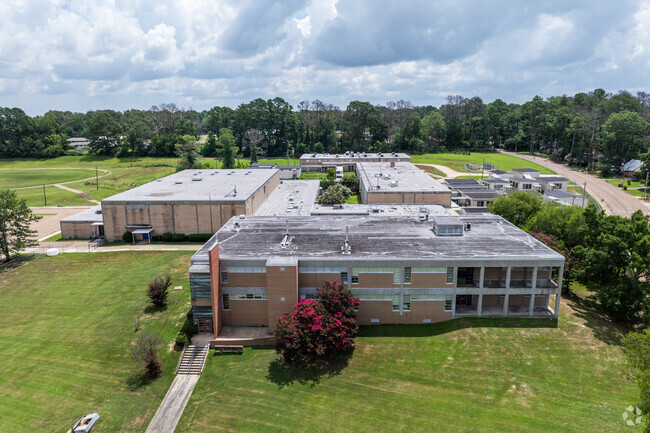 Wingfield High School, a public school in JACKSON, MS, maintains a C grade in academics.