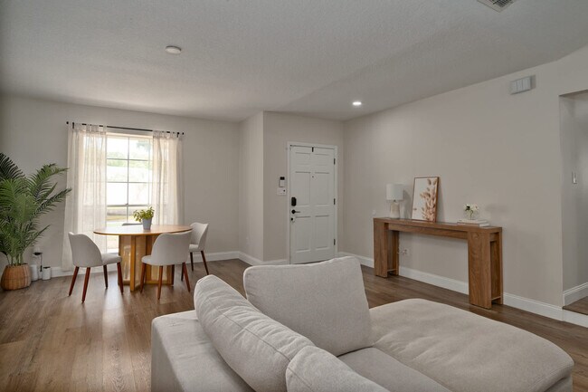 4520 Lake Gem Cir unit ID1075777P, Orlando, FL 32806 - photo 5