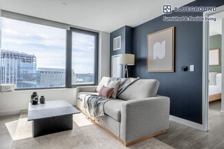 399 Congress St Unit FL15-ID279, Boston, MA 02210
