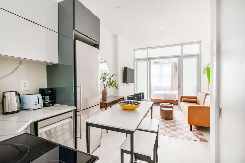 317w E 14th St unit ID1295151P, New York, NY 10003 - photo 1