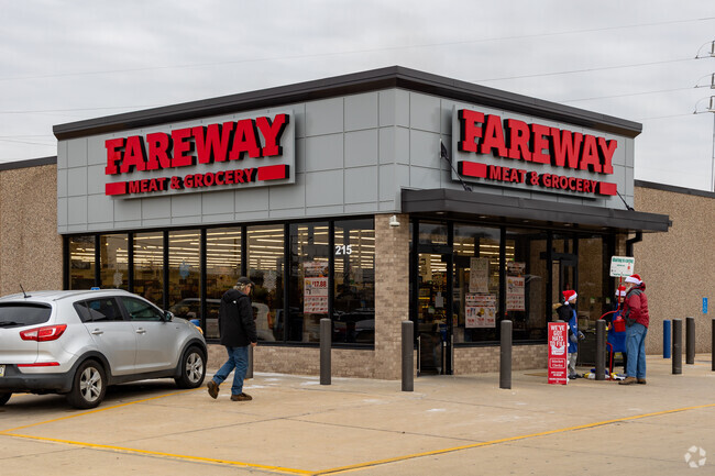 Fareway is where Maywood families shop for fresh groceries and friendly service.