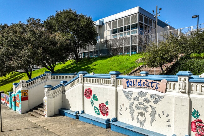 Oakland High School in Highland Terrace prepares students into a 4 year college.