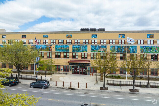 The Orozco Community Academy is located in Heart of Chicago.