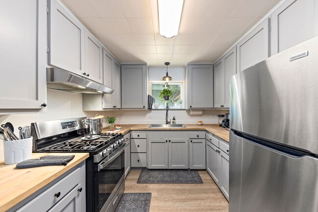 2087 Upper River Rd, Grants Pass, OR 97526 - photo 3