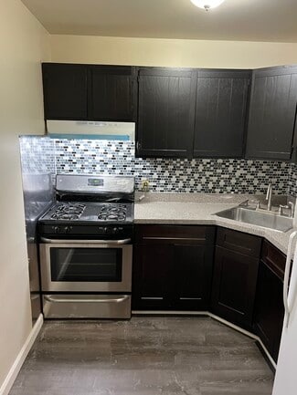 921 N 29th St, Philadelphia, PA 19130