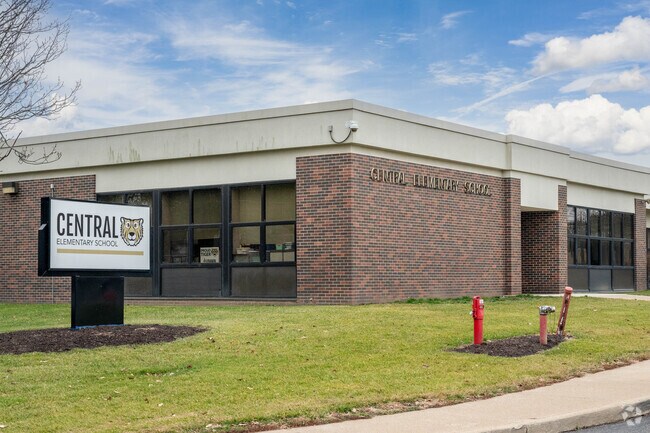 Parents trust Central Elementary to educate and teach young learners in Lebanon.