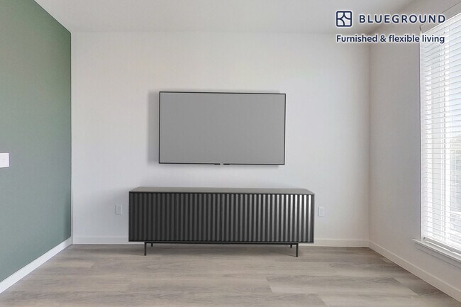 2600 Lawrence St unit FL1-ID1960A, Denver, CO 80205 - photo 3