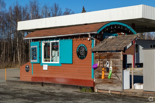 The Polar Bear Café serves morning coffee in Birchwood.