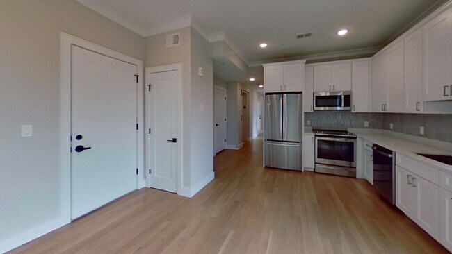 104 Warren St unit 3, Brighton, MA 02135 - photo 2
