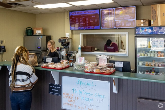 Nick Henry's in Powdersville serves up famous 