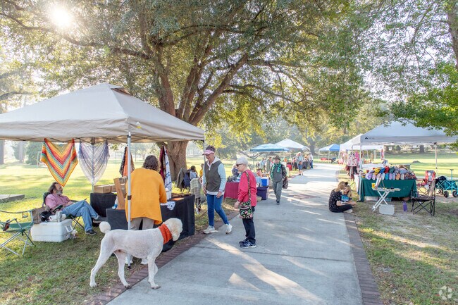 The Tift Park Community Market folks are actually members of the community around Rawson Park.