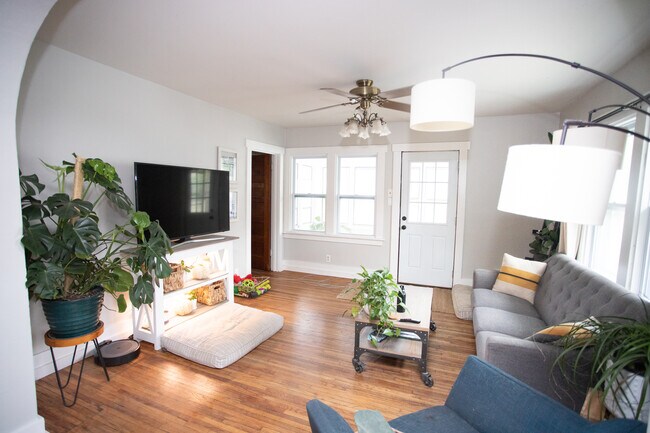 1112 Lincoln Way unit 1, Ames, IA 50010 - photo 7