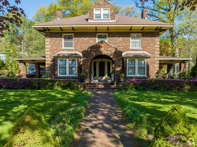 Large single family homes in Mount Penn