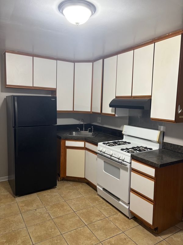 4957 Hull St, Skokie, IL 60077 - photo 2