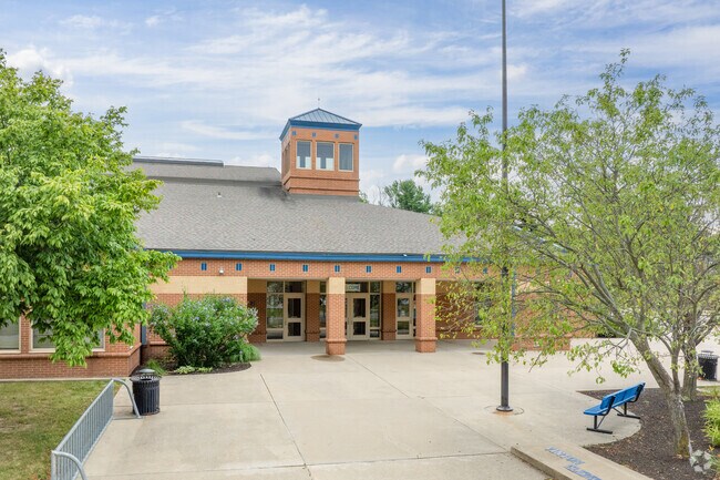 Vinton Public Elementary School severs kids Kindergarten through 8th grade in Lafayette.