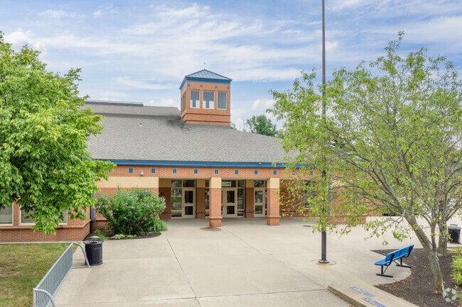 Vinton Public Elementary School severs kids Kindergarten through 8th grade in Lafayette.