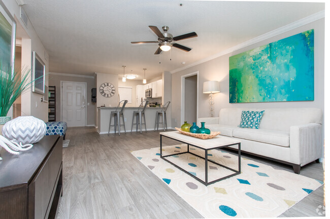 2BR, 2BA - 1060SF