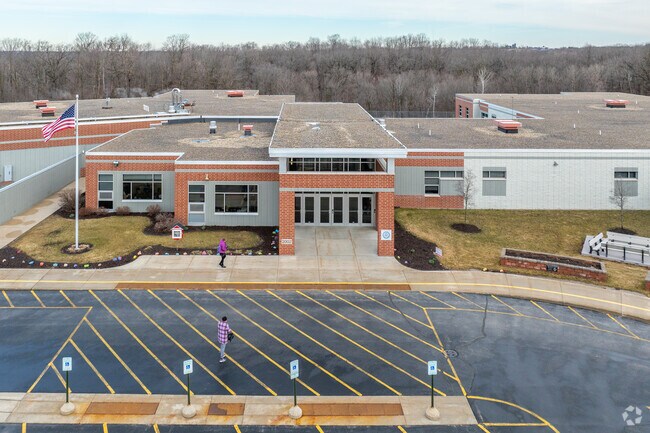 Addison Elementary School is a highly rated, public school located in Hartford, WI.