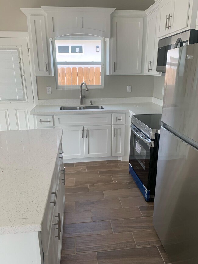 5202 N Crown Point unit 3, Pharr, TX 78577 - photo 7