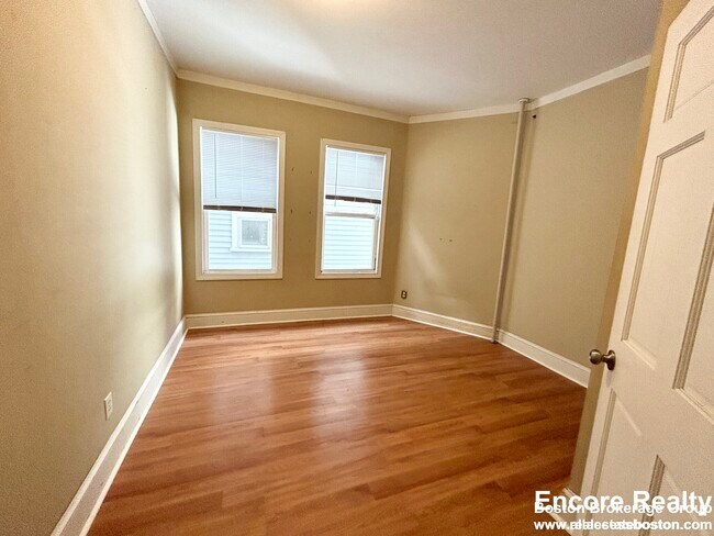 17 Sachem St unit 1, Roxbury Crossing, MA 02120 - photo 7