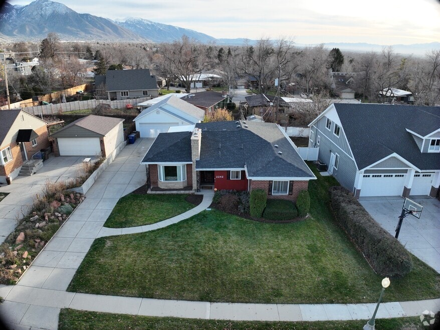2242 E Kensington Ave, Salt Lake City, UT 84108 - photo 2