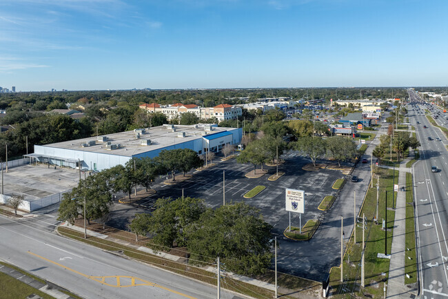 Acceleration East High School offers ample parking on the east side of the school.