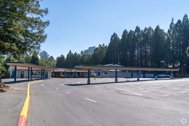 Apple Blossom School serves students in the Outer Sonoma County community.