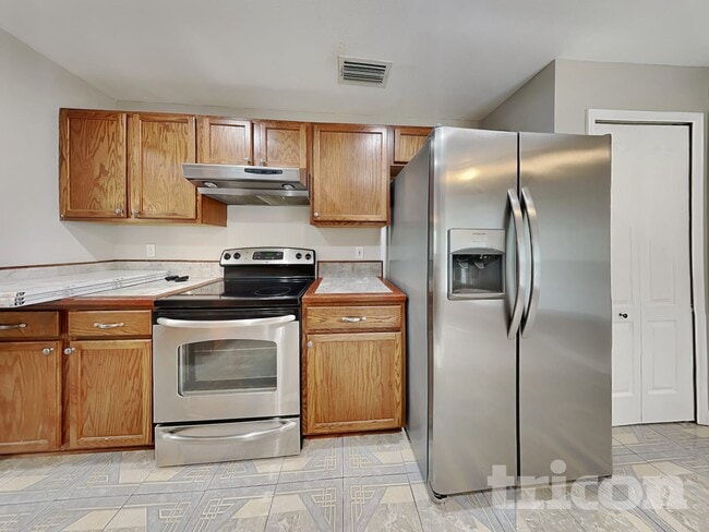 233 Lakeway Ln, Apollo Beach, FL 33572 - photo 4