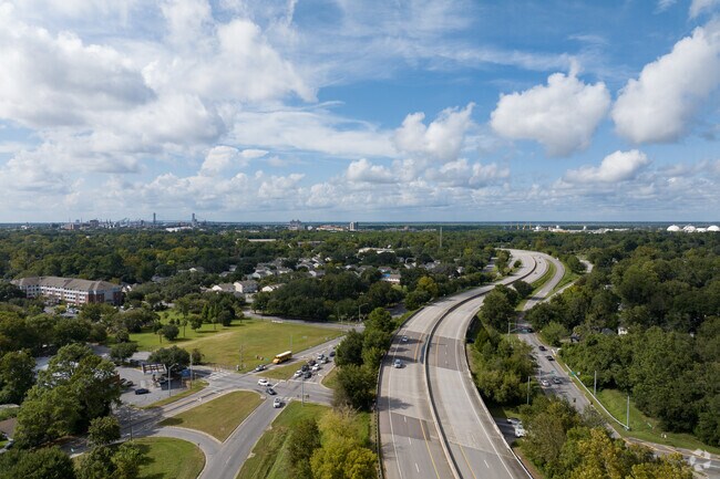 East Savannah residents can utilize the Truman Parkway for quick access to surrounding areas.