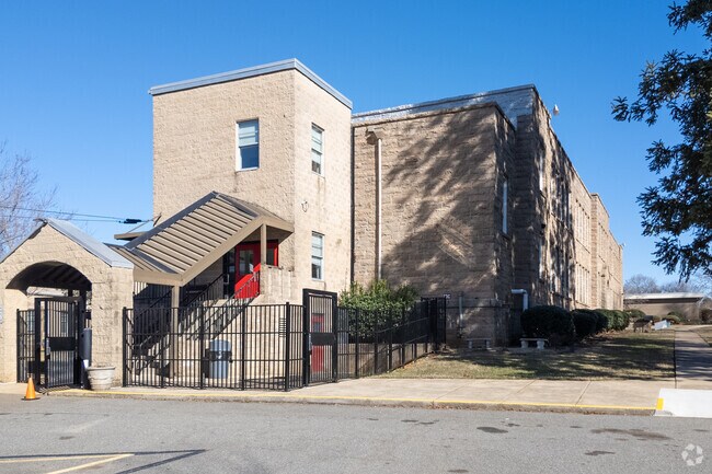 China Grove Middle School serves 543 students in grades 6-8.