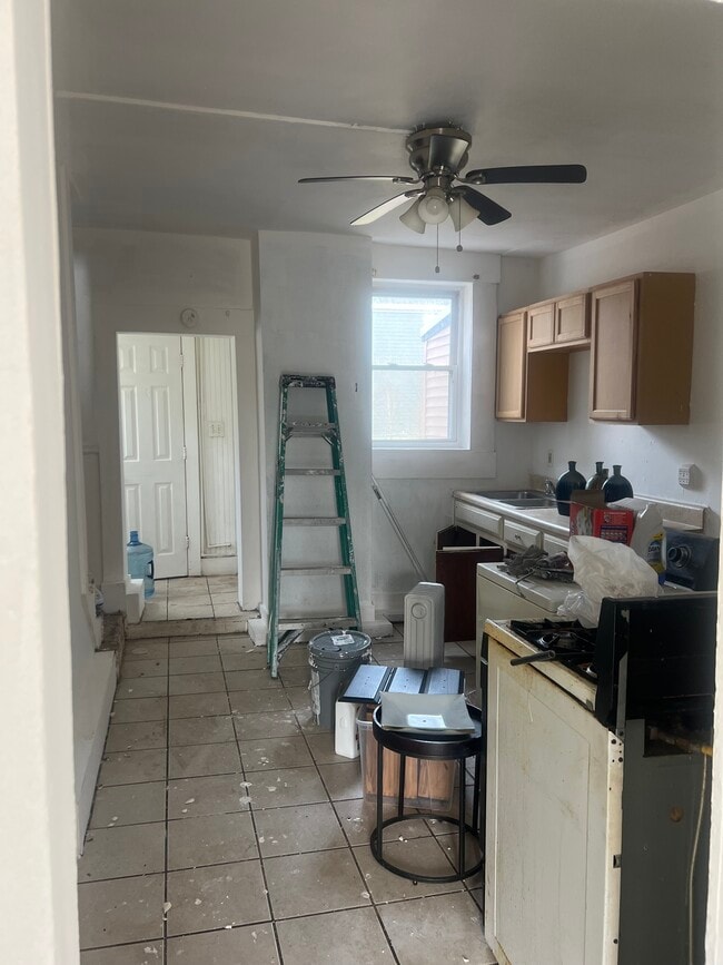 916 Washington Ave unit 916 washington Ave, Norfolk, VA 23504 - photo 6