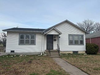422 E Broadway St, Newton, KS 67114