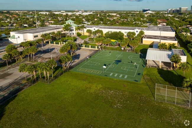 Westward elementary School has several amenities.