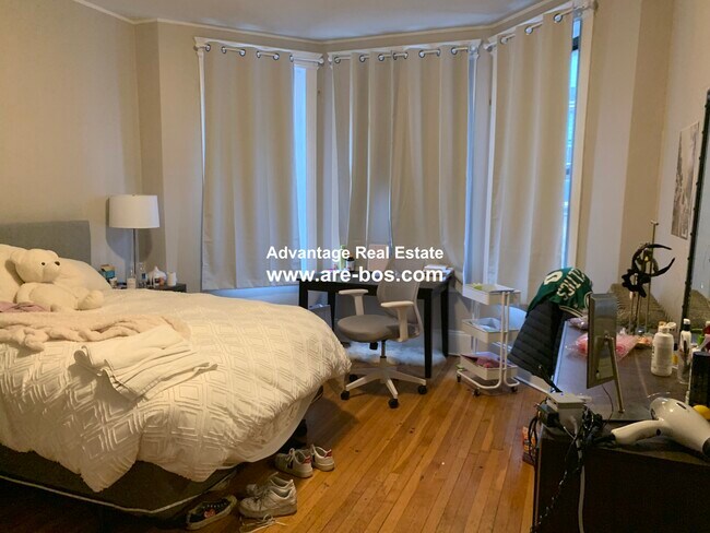 1066 Commonwealth Ave, Boston, MA 02215 - photo 7