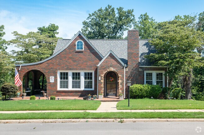 Historical homes in South Eastlake add to the charm of this fascinating community.