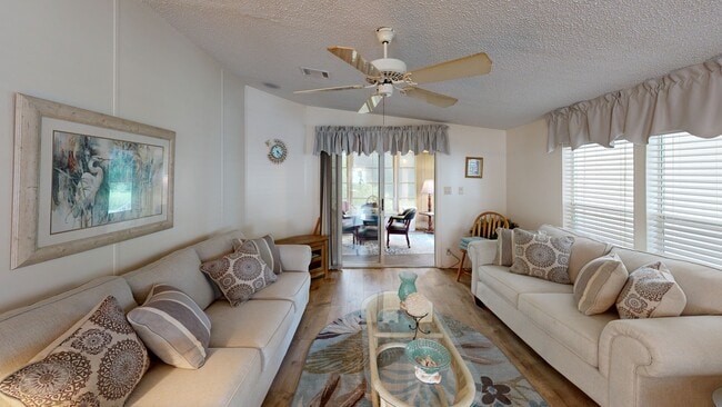 17100 Tamiami Trail unit 256, Punta Gorda, FL 33955 - photo 2