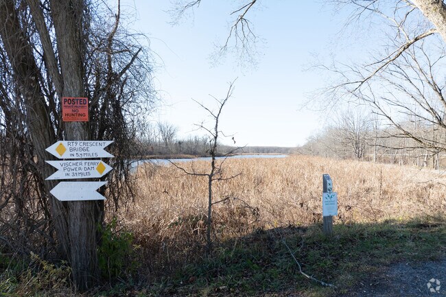 It is easy to navigate Vischer Ferry Nature Preserve with the signage on display.